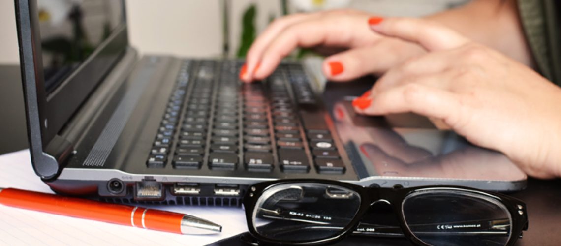 desk-laptop-notebook-3061 desk-laptop-notebook-3061